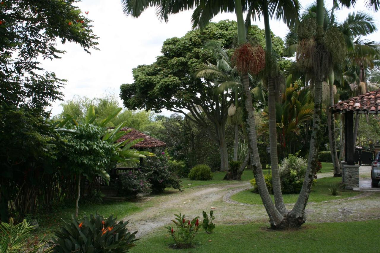 Finca Hotel La Esperanza Montenegro Exterior photo