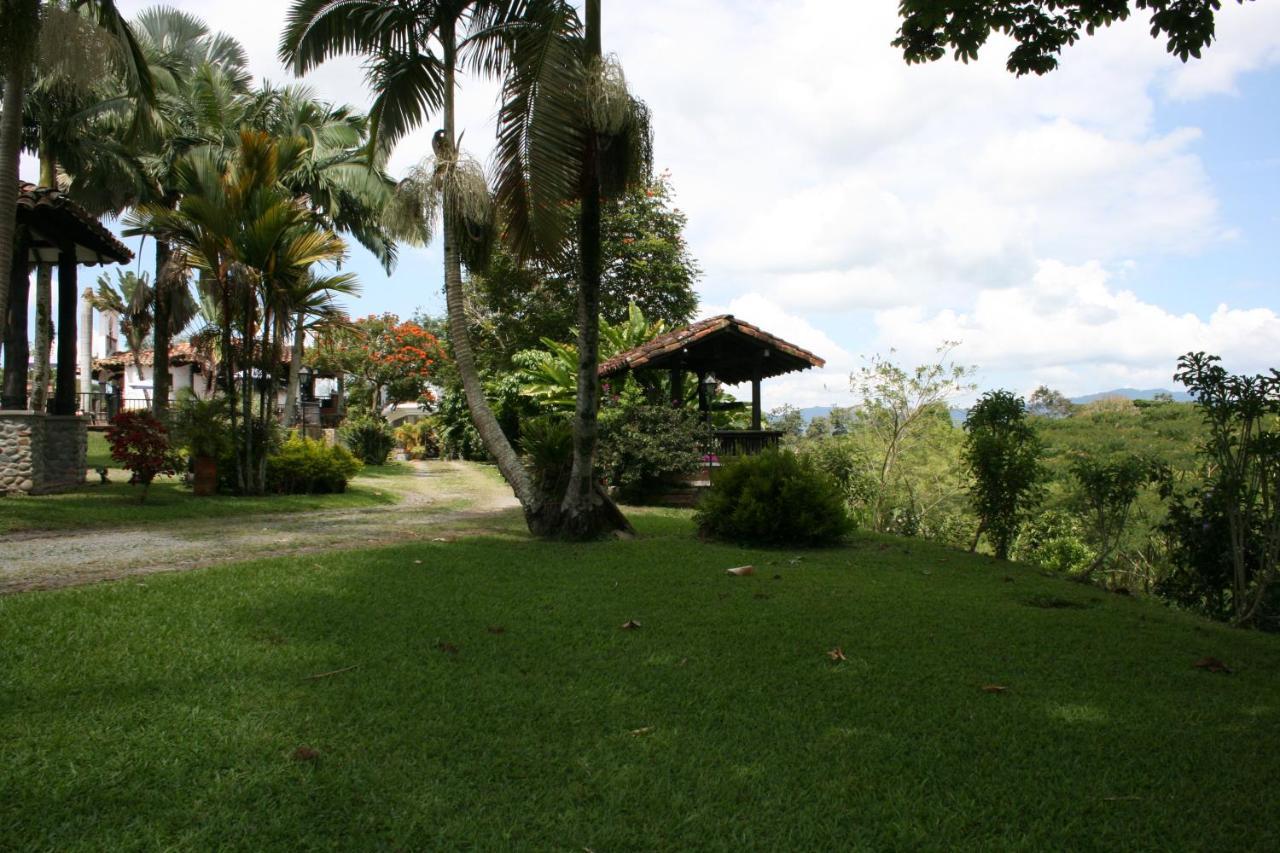 Finca Hotel La Esperanza Montenegro Exterior photo